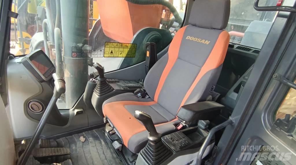 Doosan DX 530 LC-5 Bandgrävare