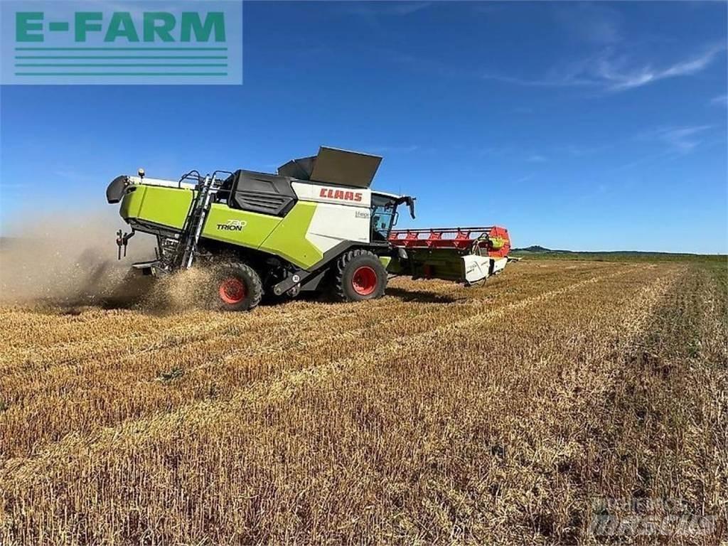 CLAAS trion 730 Skördetröskor
