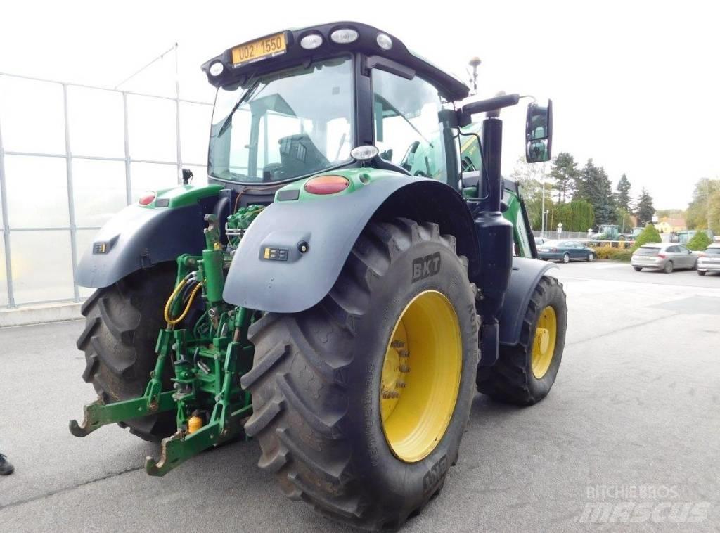 John Deere 6215 R Traktorer