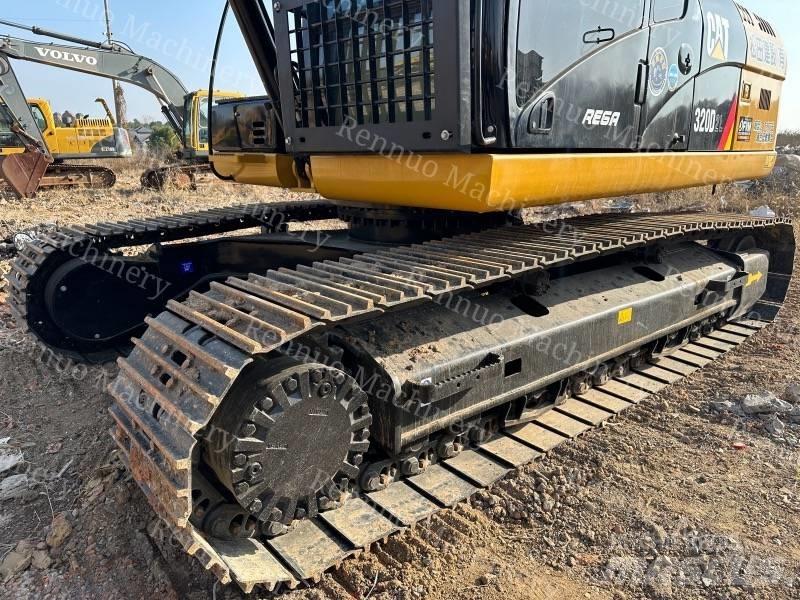 CAT 320D2 Bandgrävare