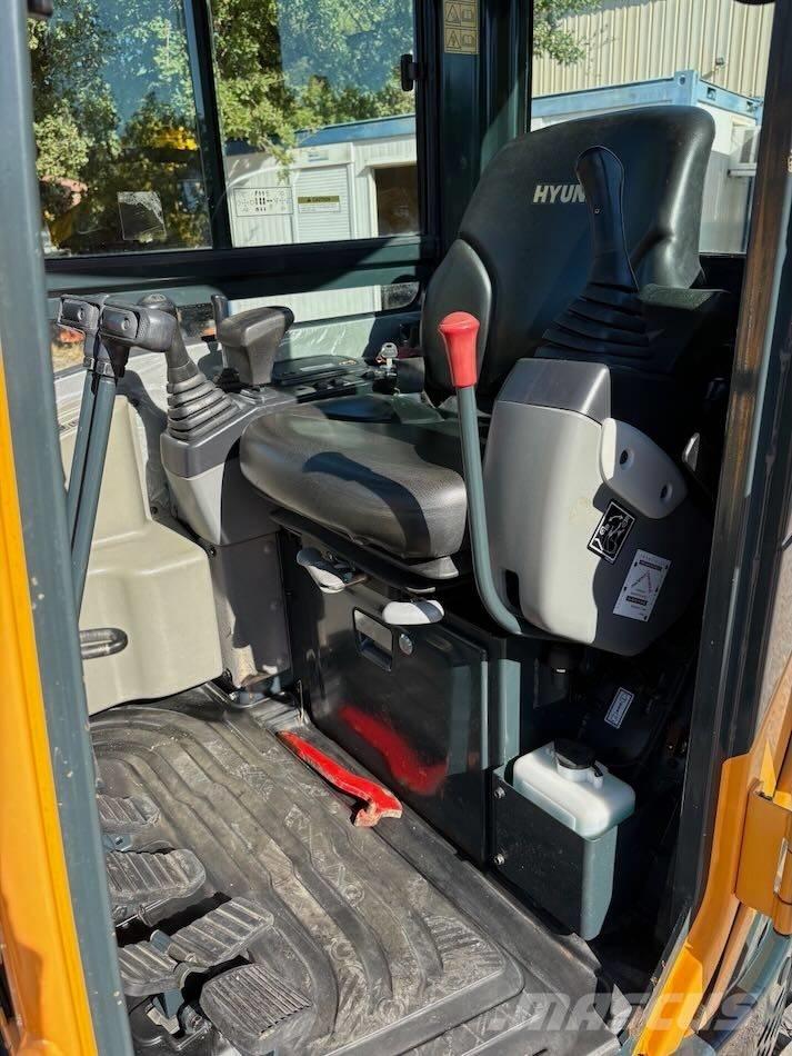Hyundai R25Z-9 AK Minigrävare < 7t