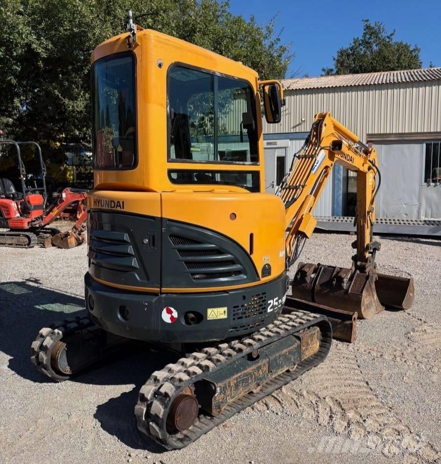 Hyundai R25Z-9 AK Minigrävare < 7t