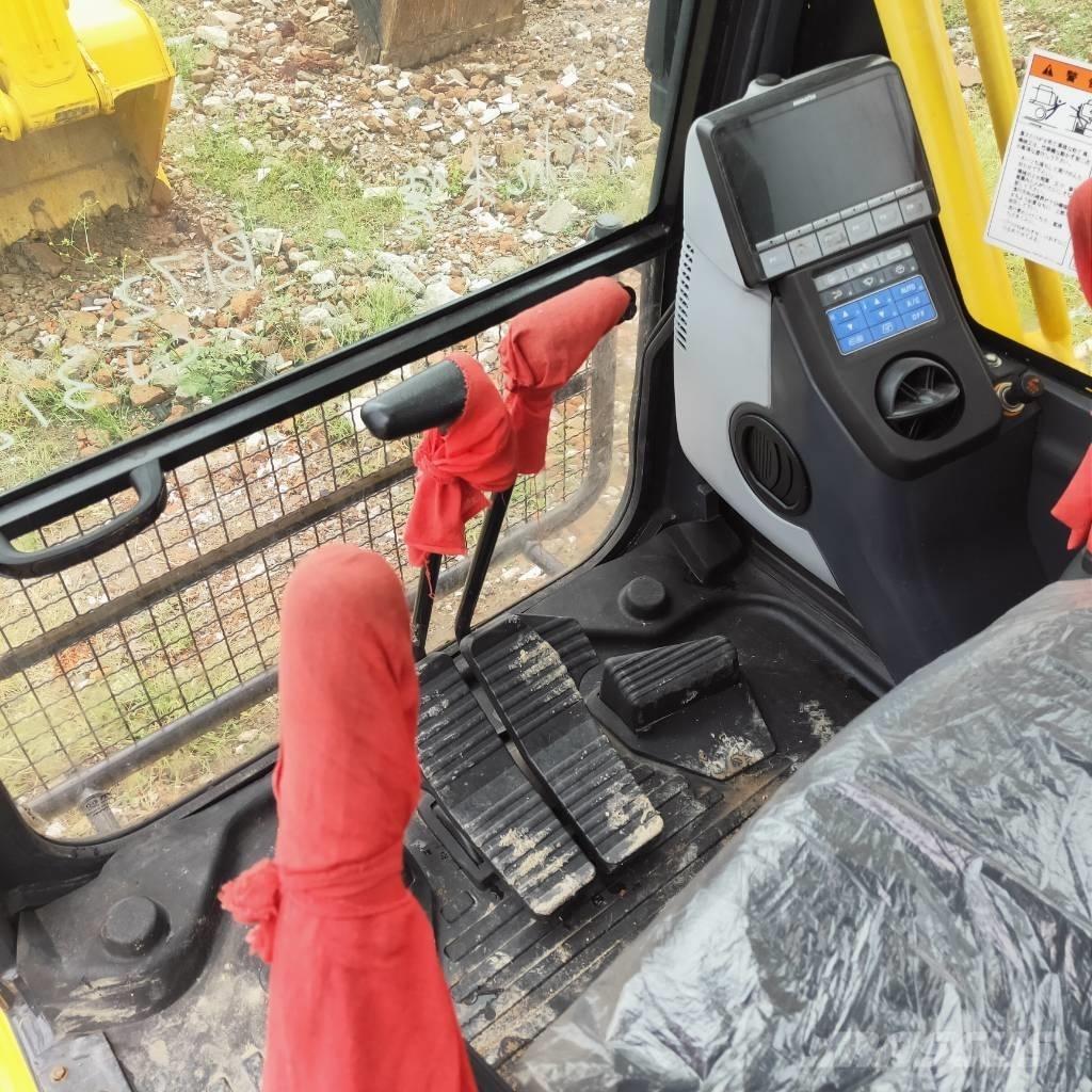 Komatsu PC200-8 Bandgrävare