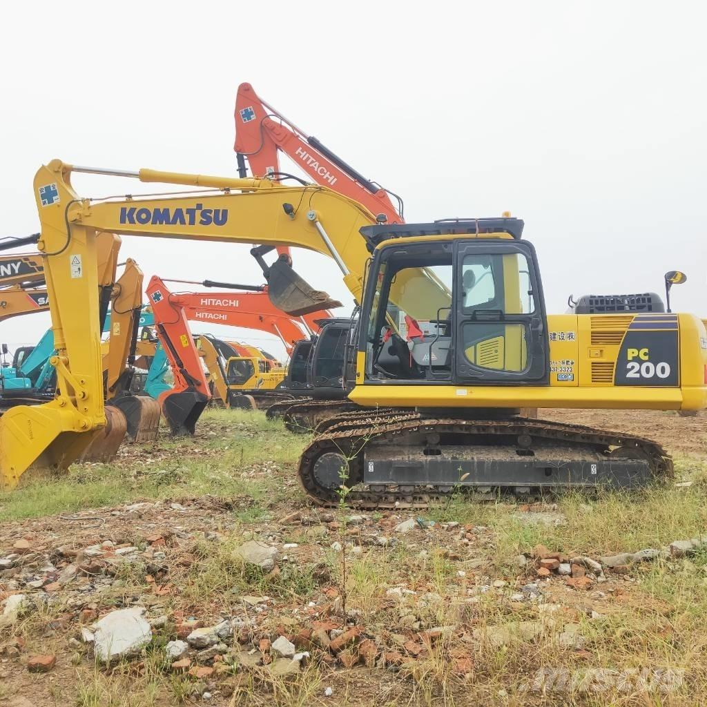 Komatsu PC200-8 Bandgrävare