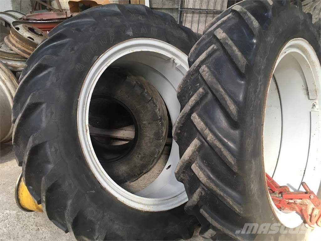  Tvillinghjul Däck, hjul och fälgar