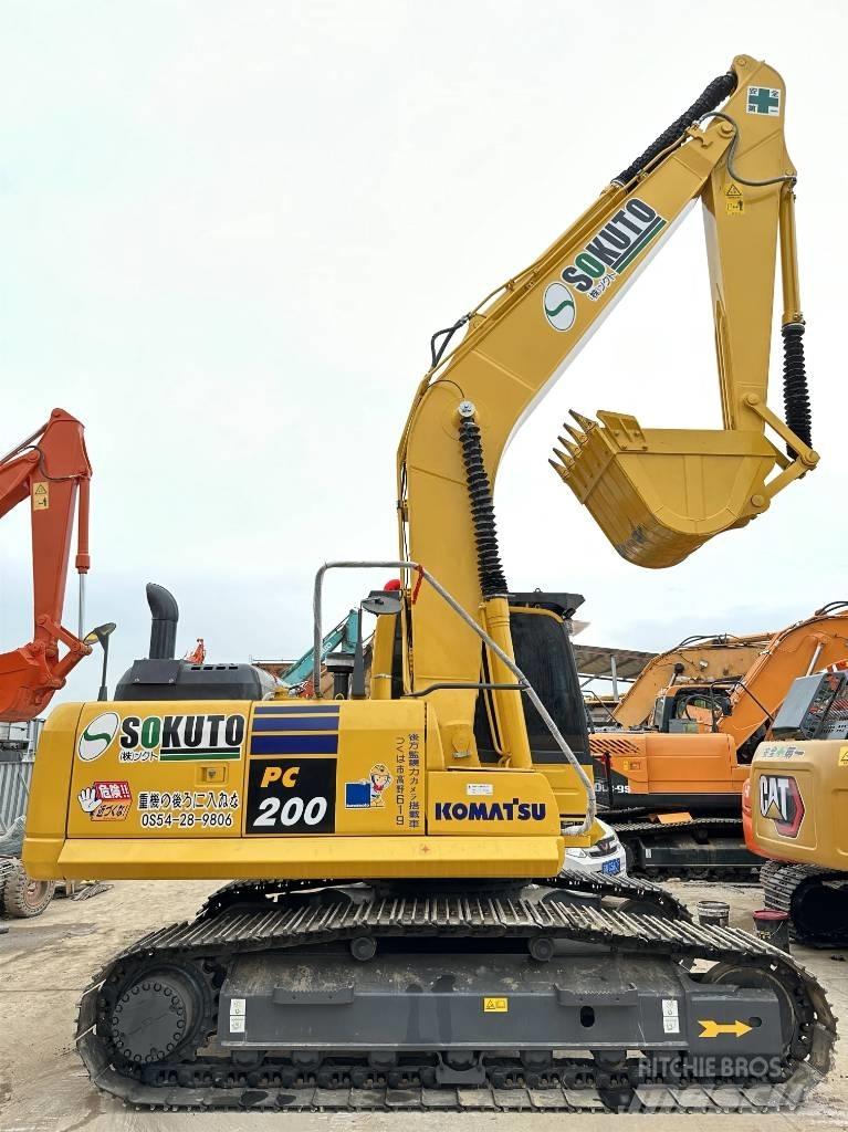 Komatsu PC200-8 Bandgrävare