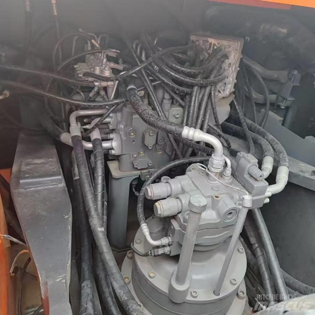 Hitachi 240-3 Bandgrävare