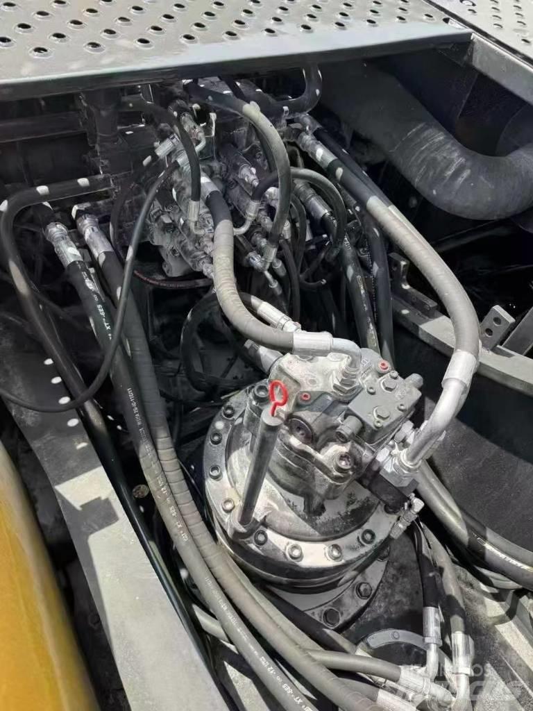 Volvo EC 240 Bandgrävare