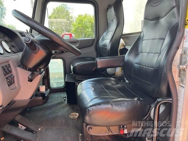 Peterbilt 337 Lastbilar för dryckesleveranser