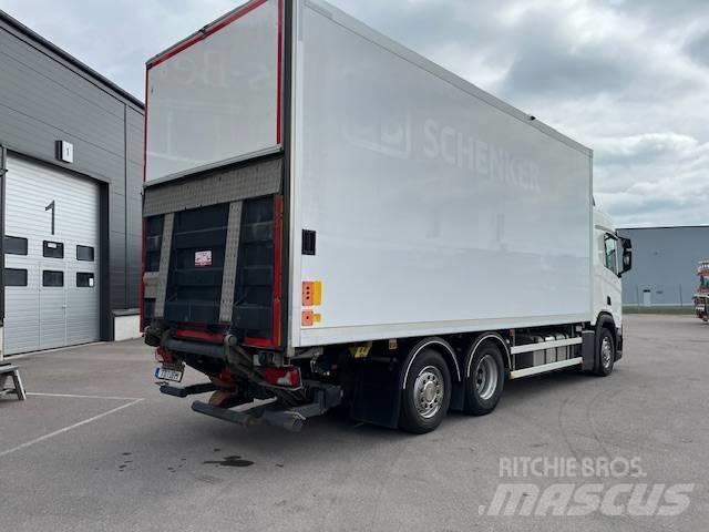 Scania R450B6X2*4NB Skåpbilar