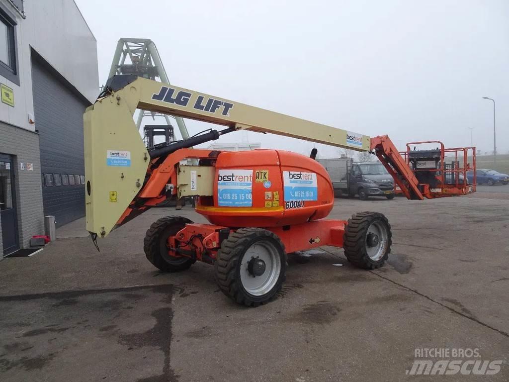 JLG 600AJ Bomliftar