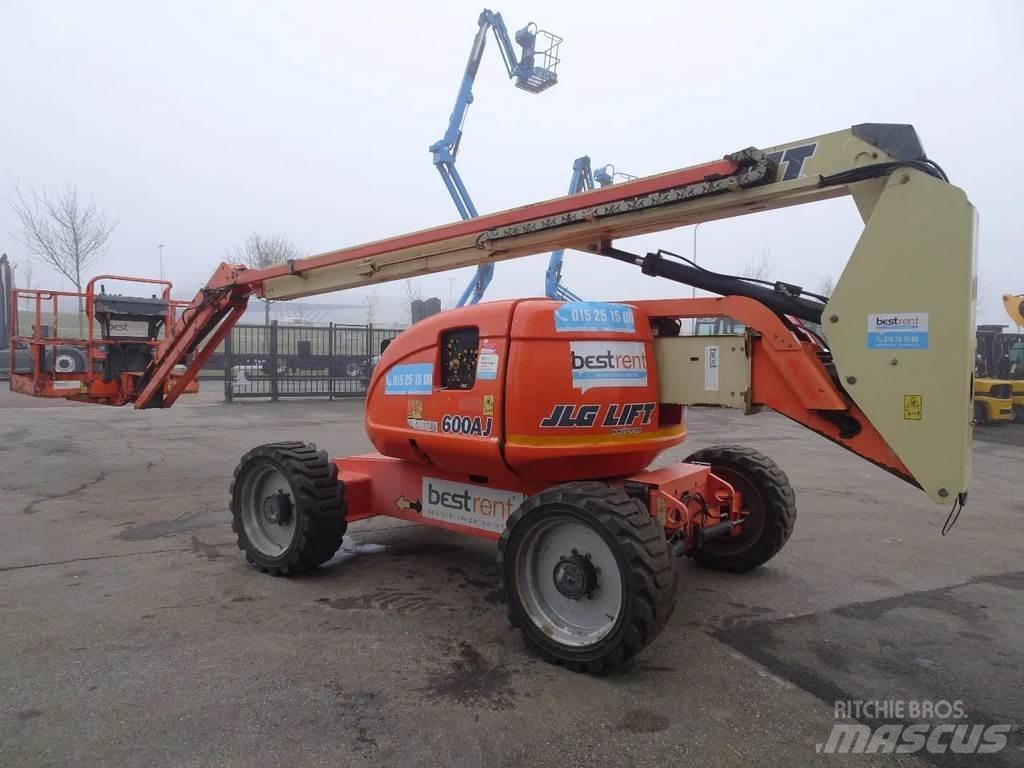 JLG 600AJ Bomliftar