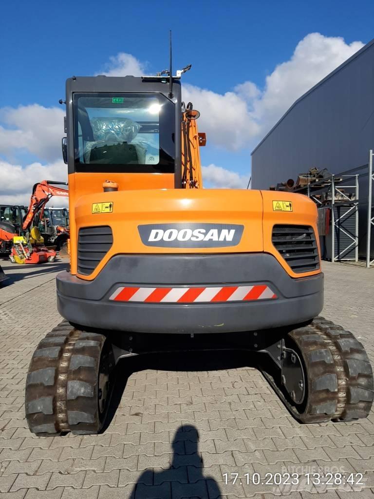 Develon DX 85 R-3 Midigrävmaskiner 7t - 12t