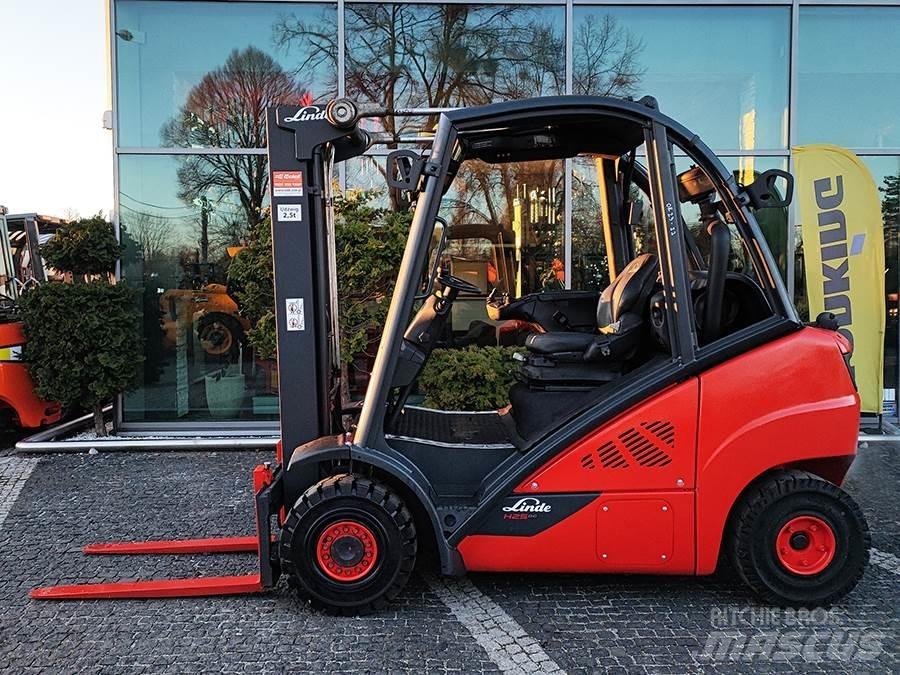 Linde H25T-02 Gasolmotviktstruckar