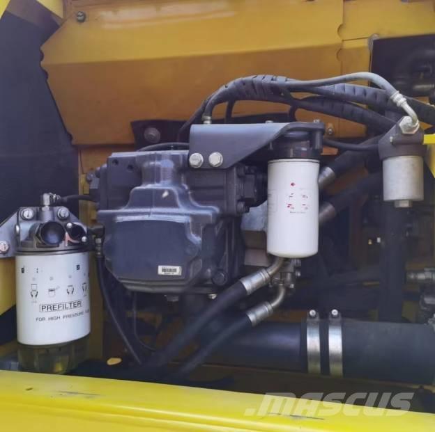 Komatsu PC220-8 Bandgrävare