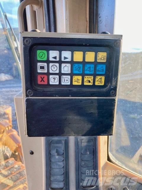 CAT D 11 R Bandschaktare