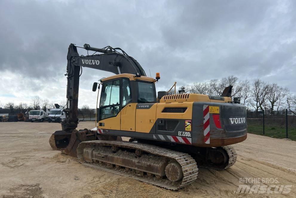 Volvo EC 220 DL Bandgrävare