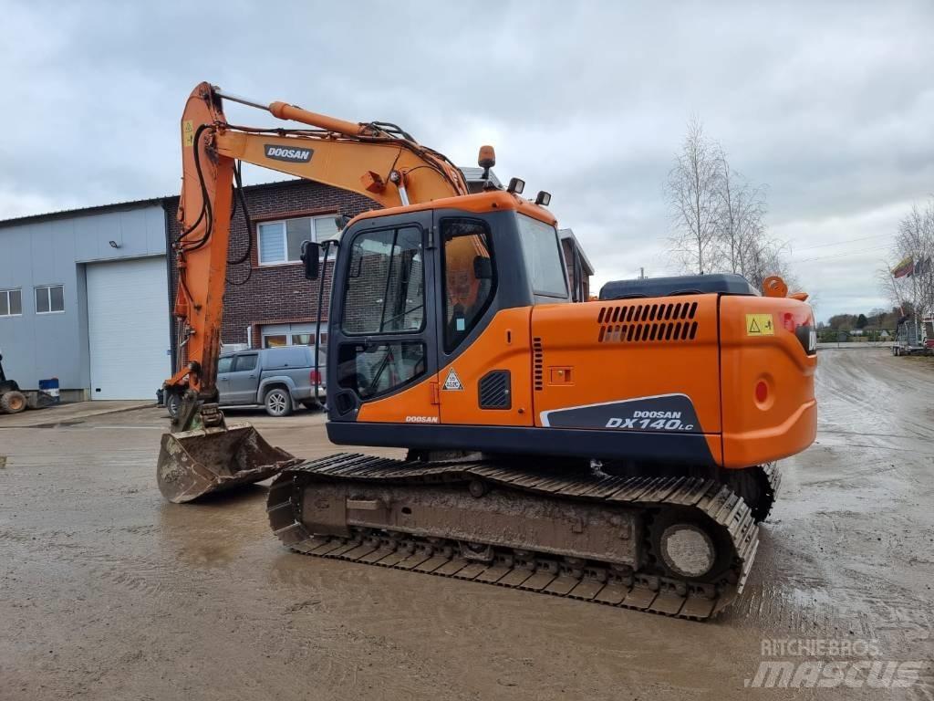 Doosan DX 140 LC Bandgrävare