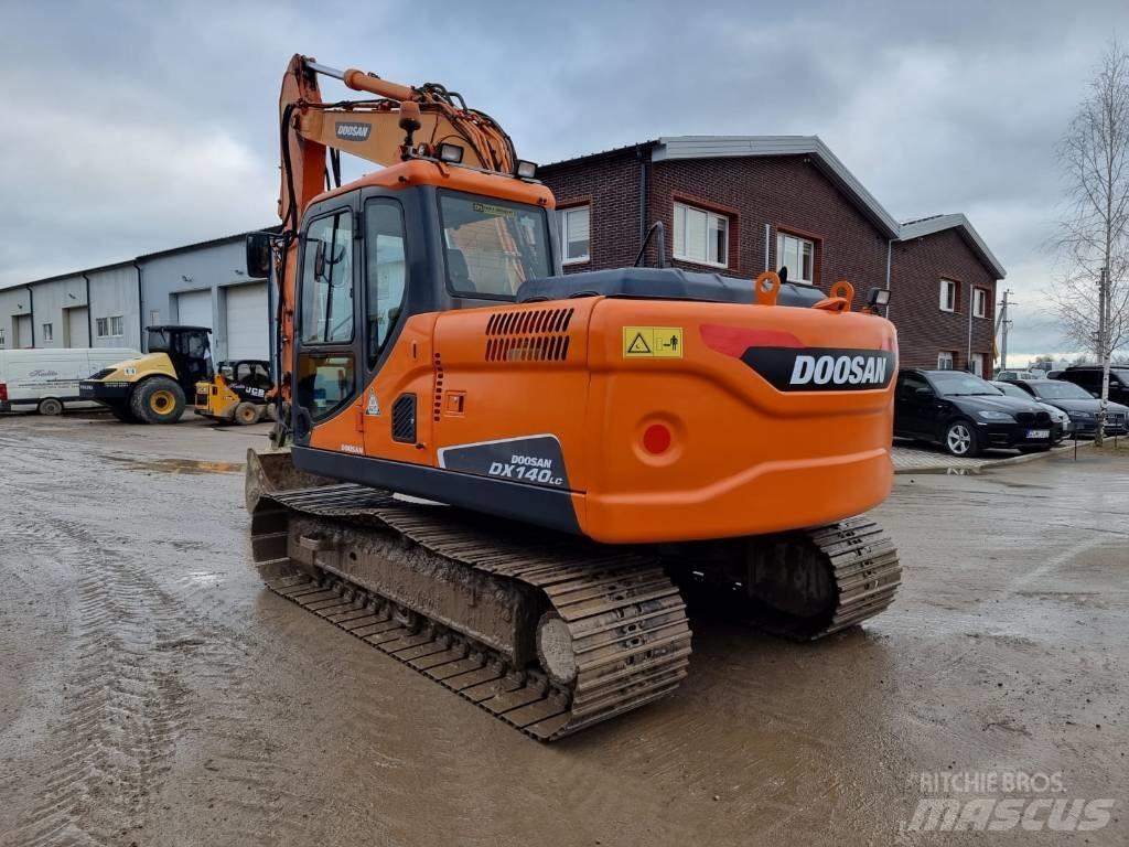Doosan DX 140 LC Bandgrävare