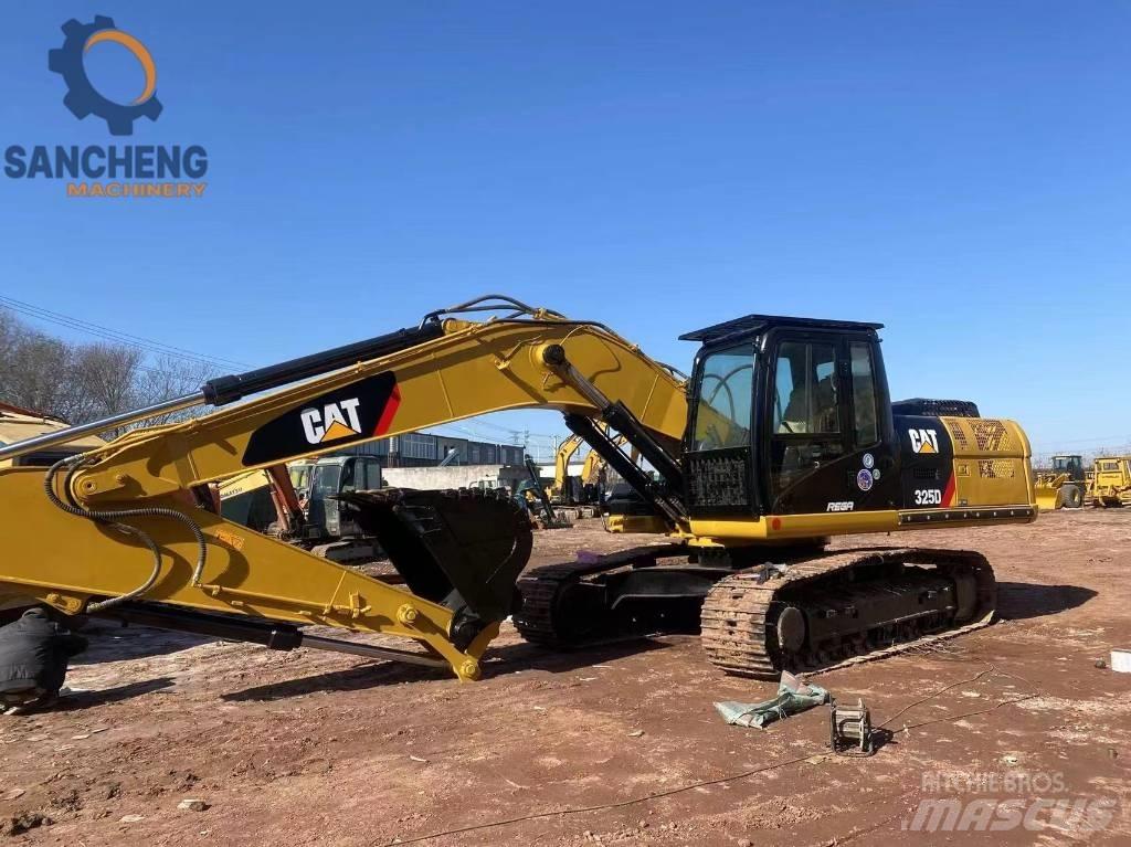 CAT 325 D Bandgrävare