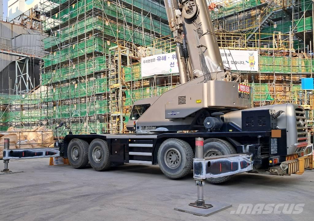 Kato KR-75H Terrängkranar (Grov terräng)