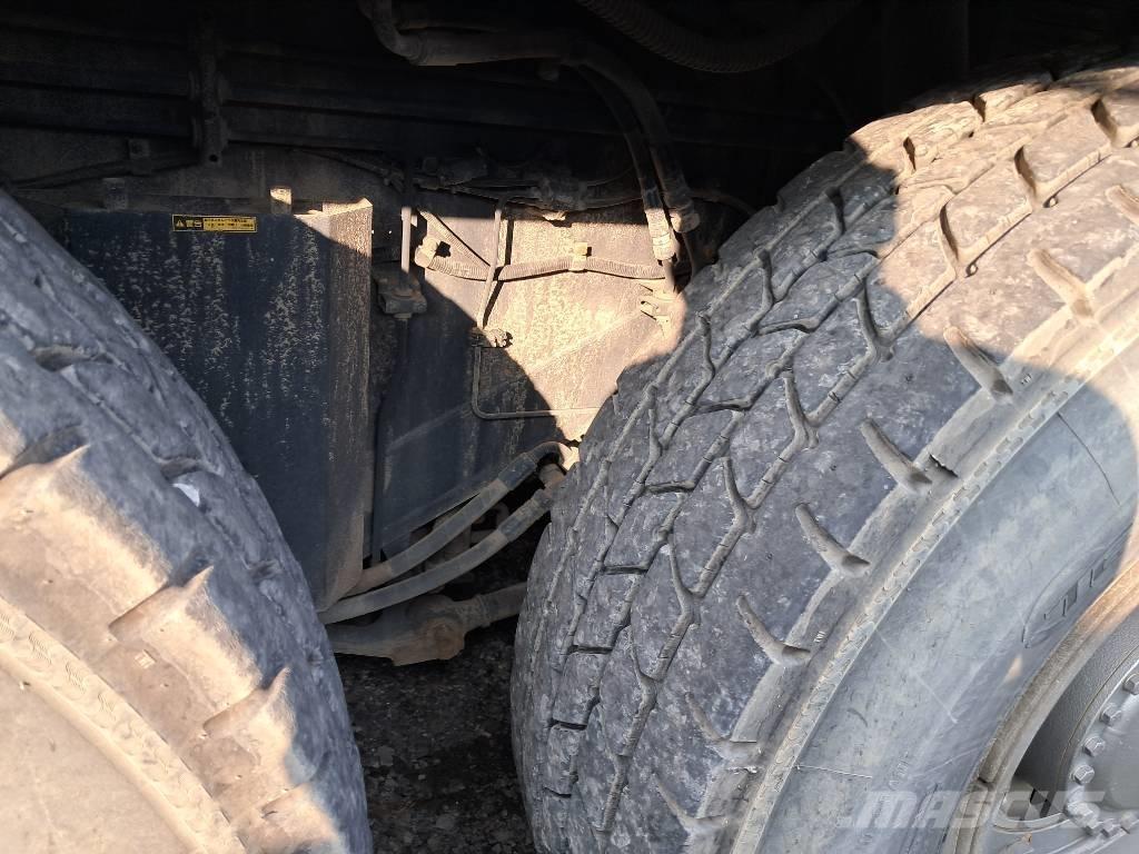 Kato KR-75H Terrängkranar (Grov terräng)