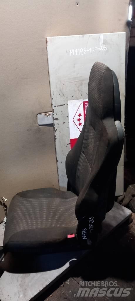 MAN TGS.     81623016946 Hytter och interiör