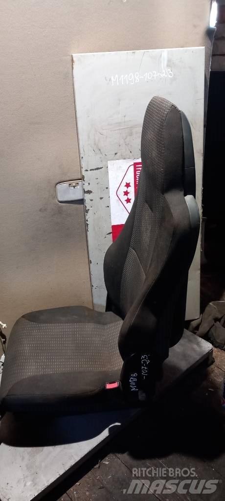 MAN TGS.     81623016946 Hytter och interiör