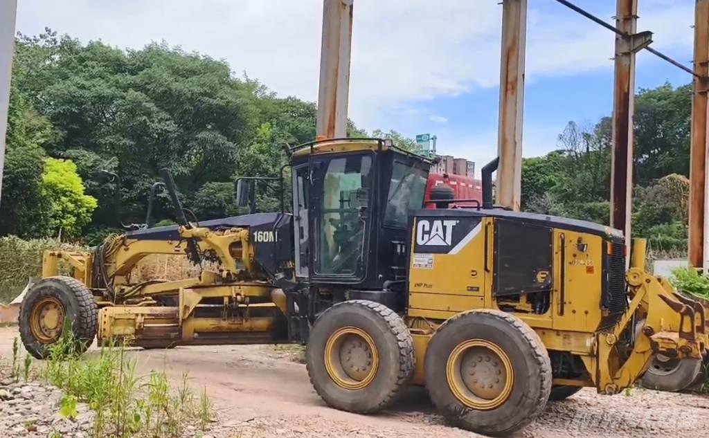 CAT 160 M Väghyvlar