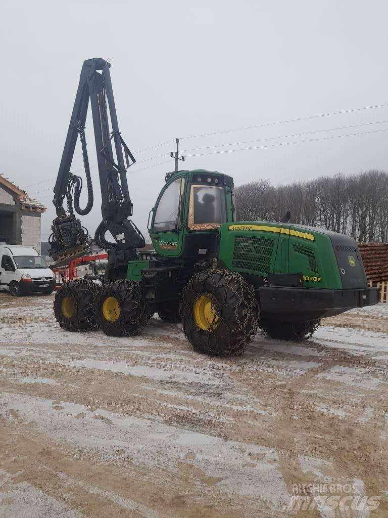 John Deere 1070 E Skördare