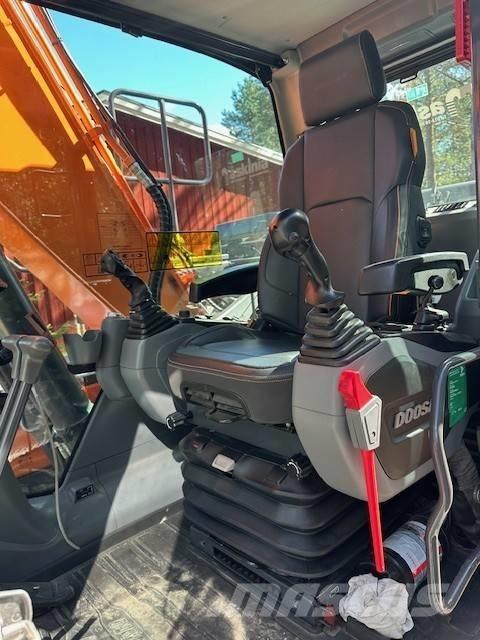Doosan DX 140 LC Bandgrävare