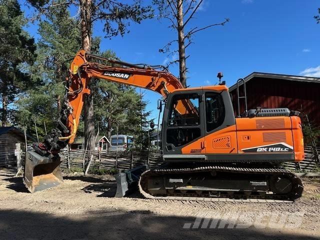 Doosan DX 140 LC Bandgrävare