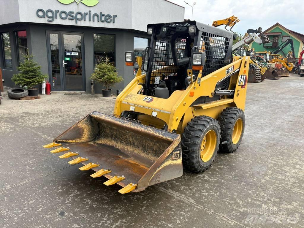 CAT 216 B 3 Kompaktlastare