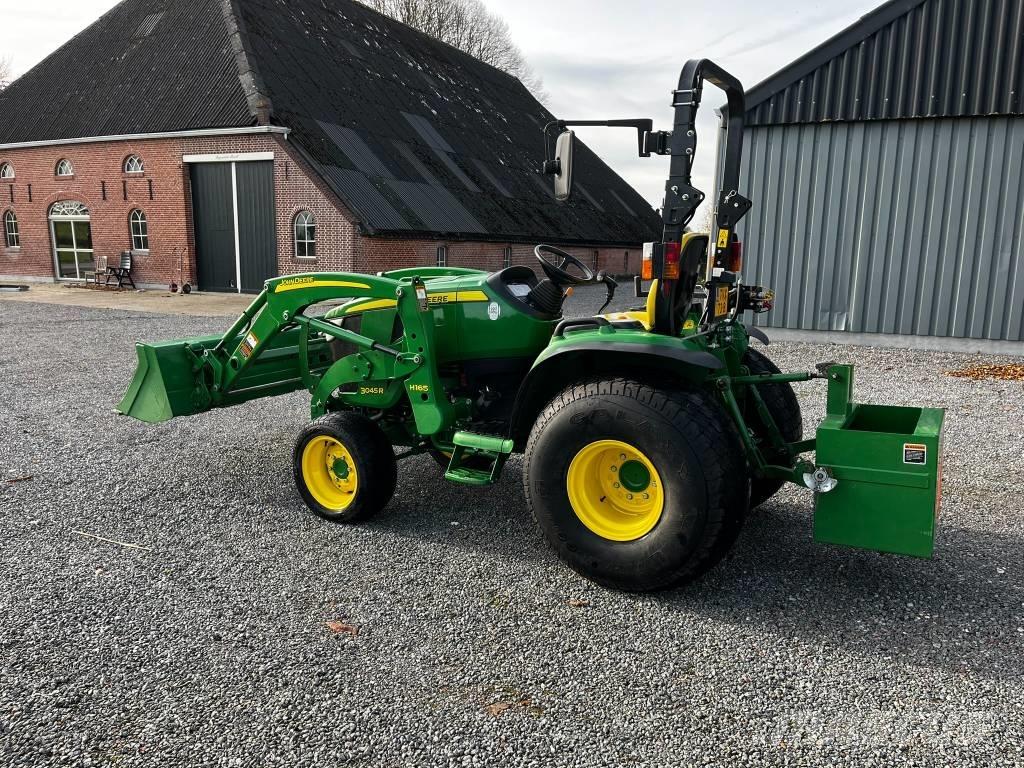 John Deere 3045 R Traktorer