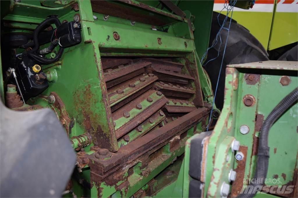 Krone Big X V8 Självgående fälthackar
