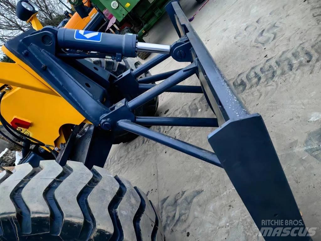 XCMG GR 2153 Väghyvlar
