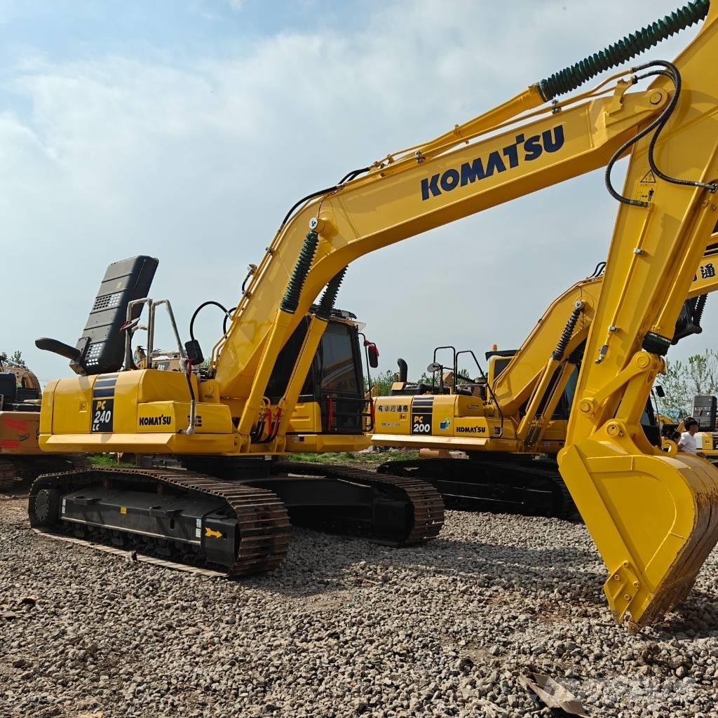 Komatsu 240LC-8 Bandgrävare