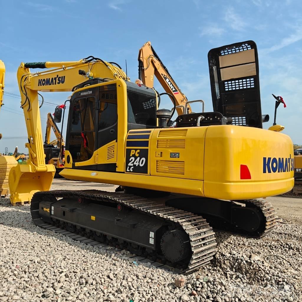 Komatsu 240LC-8 Bandgrävare