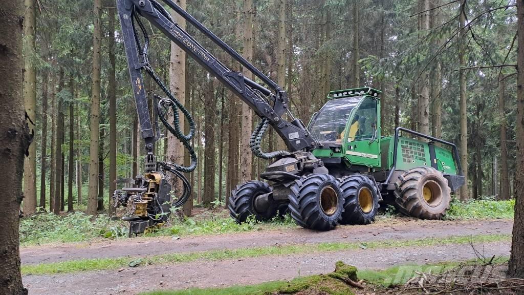 John Deere 1070 D Skördare