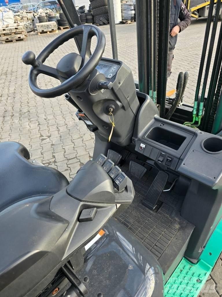 Mitsubishi FG 15 NT Gasolmotviktstruckar
