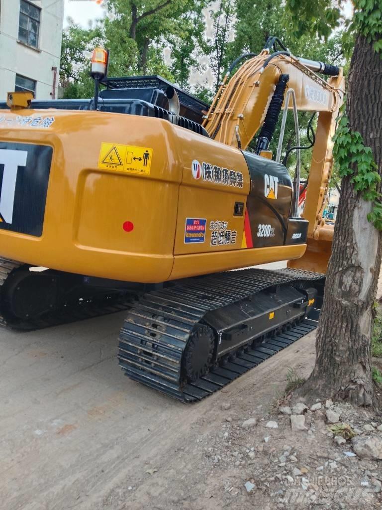 CAT 320 D L Bandgrävare