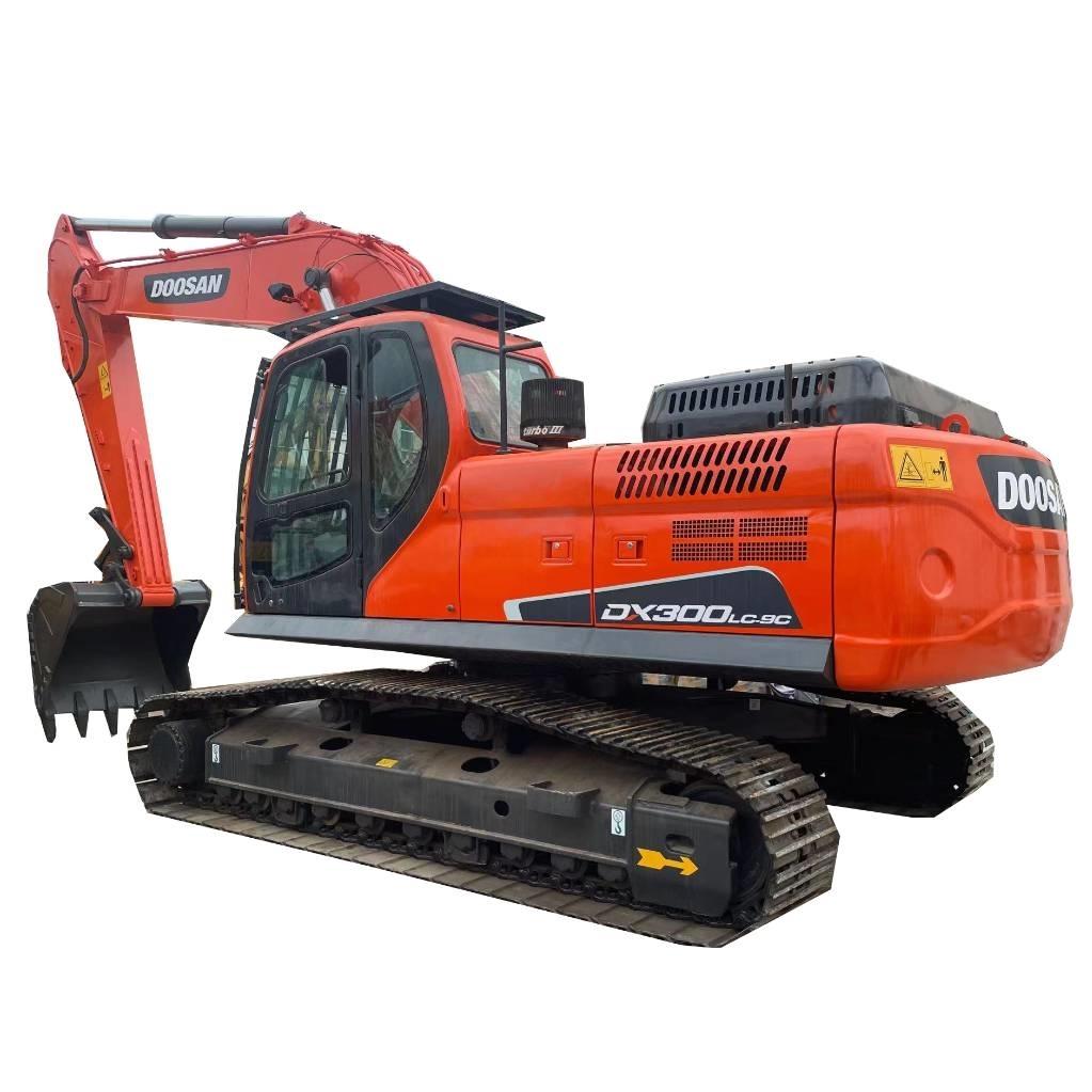 Doosan DX 300 LC Bandgrävare