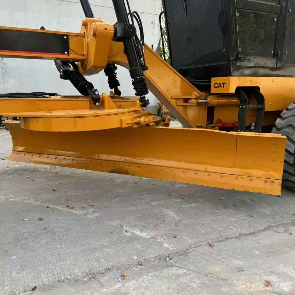 CAT 140 G Väghyvlar
