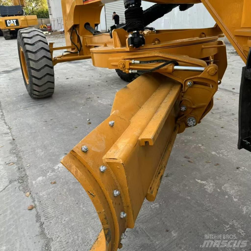 CAT 140 G Väghyvlar