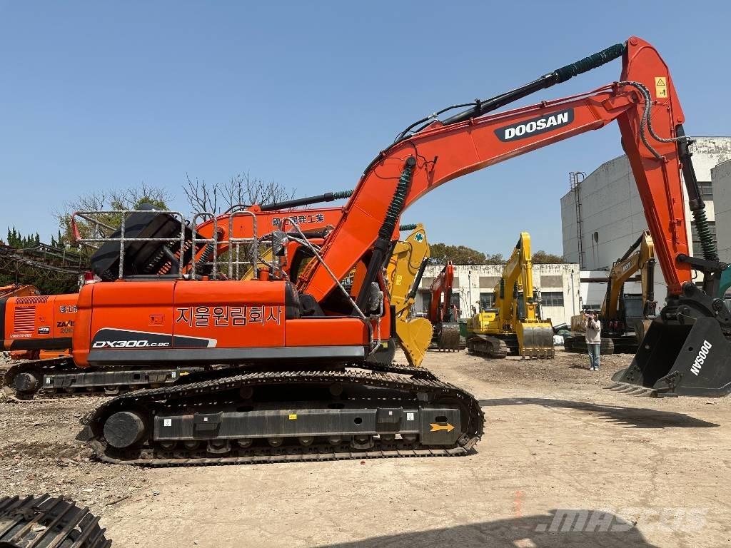 Doosan DX 300 Midigrävmaskiner 7t - 12t
