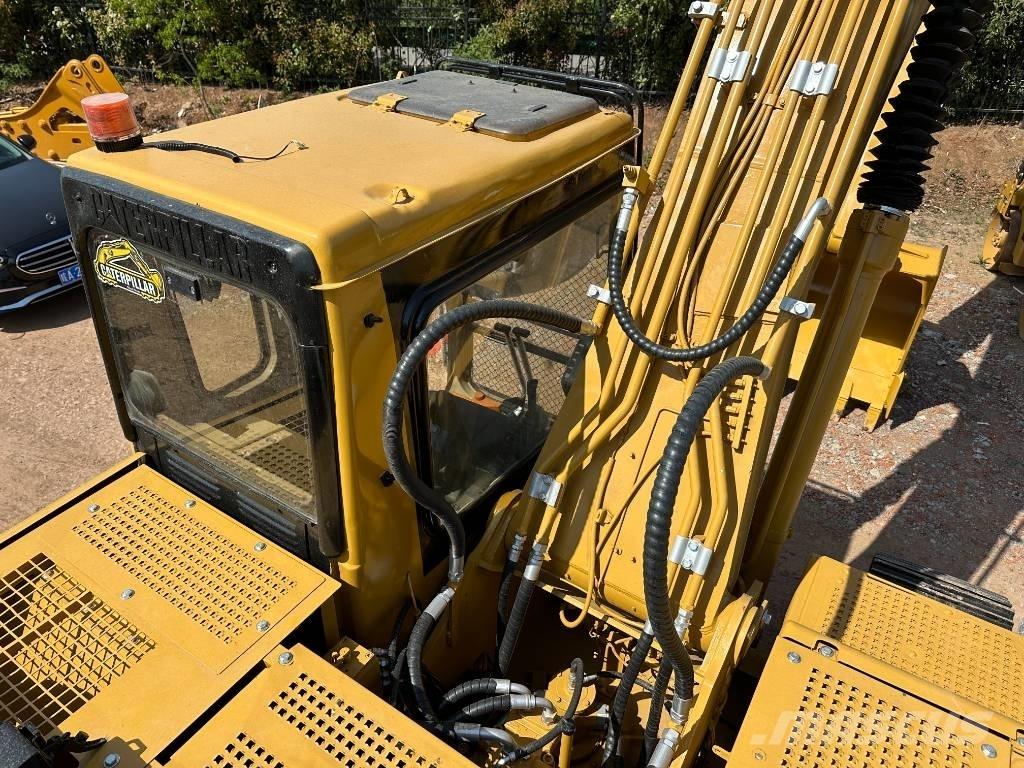 CAT 320 B L Bandgrävare