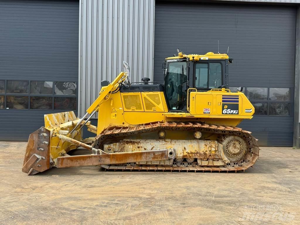 Komatsu D65PXi-18 Bandschaktare