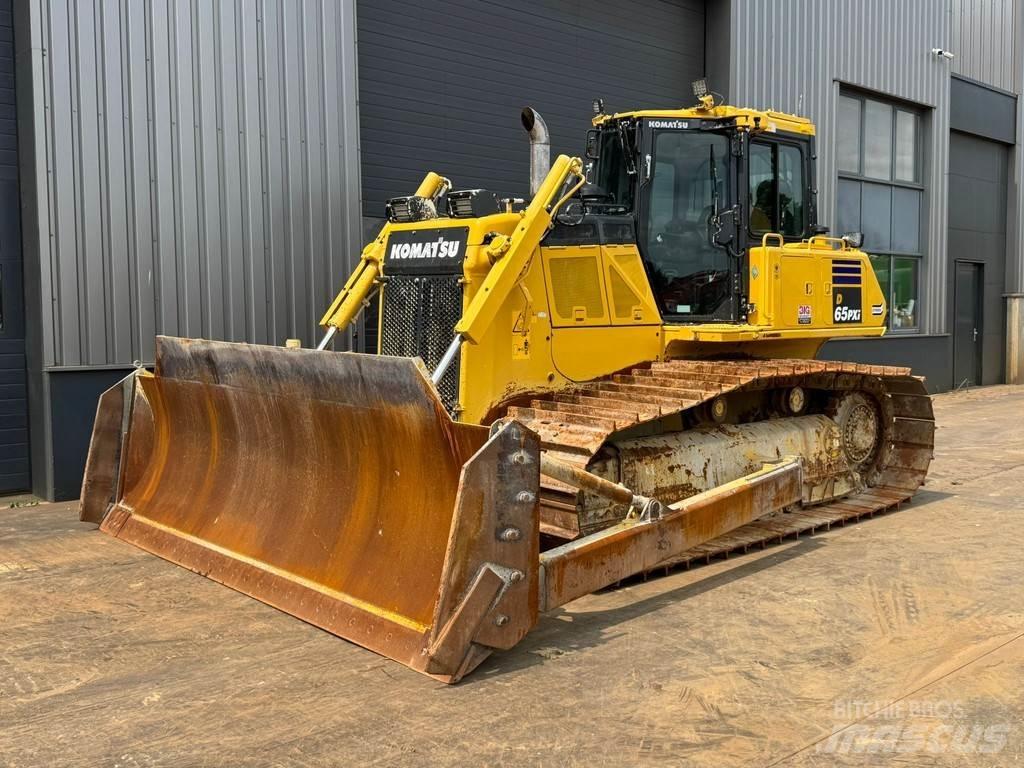 Komatsu D65PXi-18 Bandschaktare