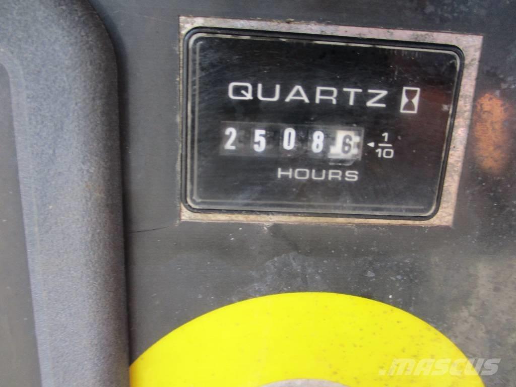 JLG 340 AJ (511) Kompakta självgående bomlyftar