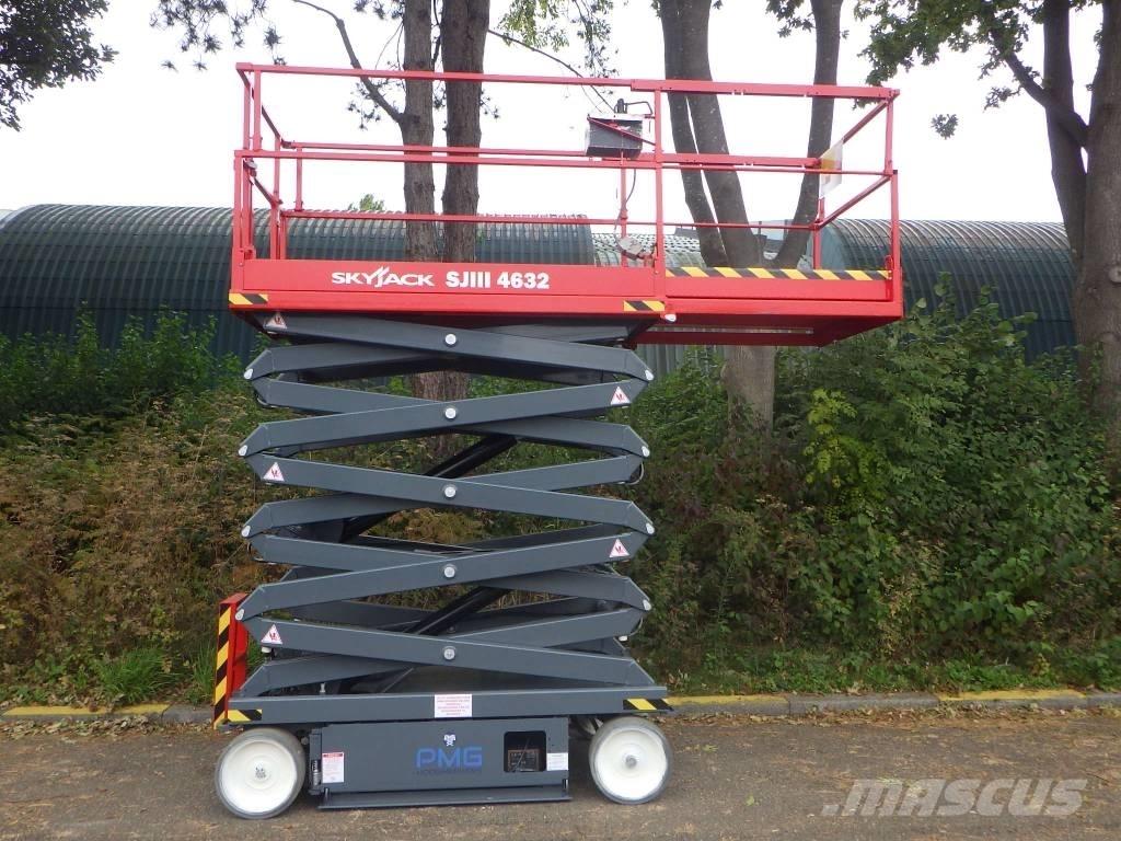 SkyJack SJ4632 Saxliftar